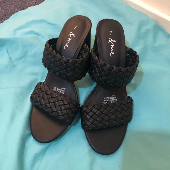 Black brand new ladies heels - Picture 1 of 1